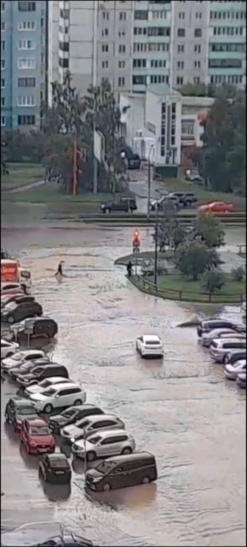 Барнаул после дождя. Инцидент - Барнаул, ВК