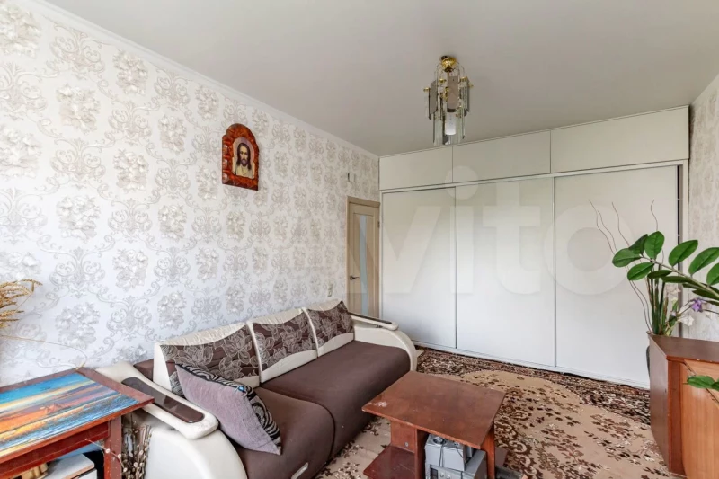 Трешку в доме «на века» с приличными соседями продают в Барнауле за 5,7 млн рублей. «Авито»