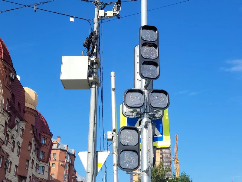 На одной из главных улиц в Барнауле появятся умные светофоры