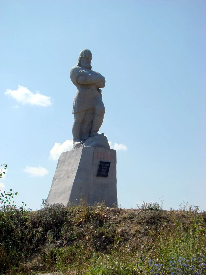 Памятник Ермаку, Змеиногорск.  Waraciła, wikipedia.org
