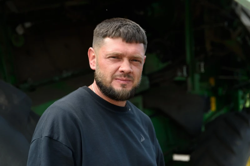 В крестьянском хозяйстве «Сатурн». Дмитрий Лямзин