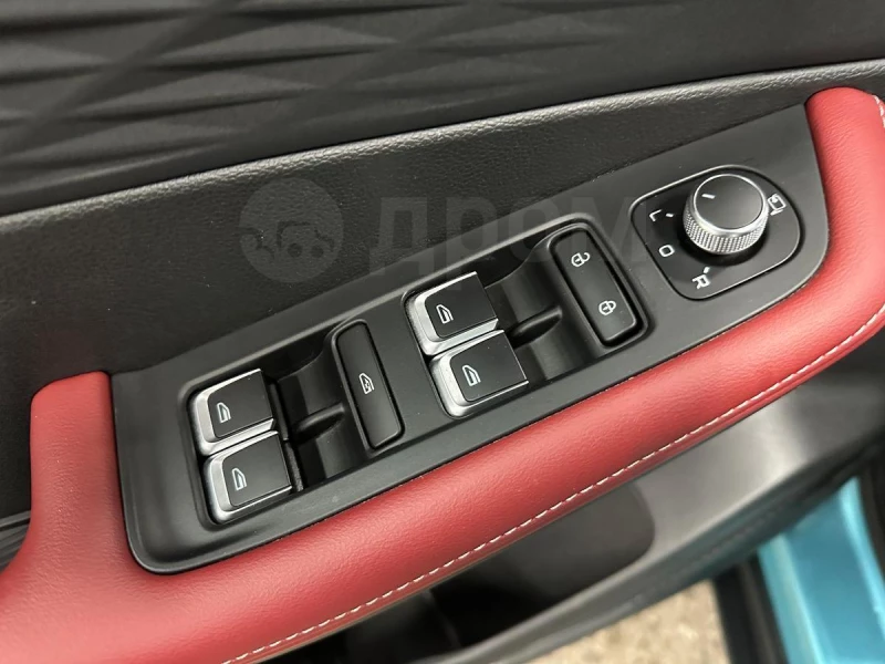 В Барнауле продают Geely Coolray за 2 млн рублей. drom.ru