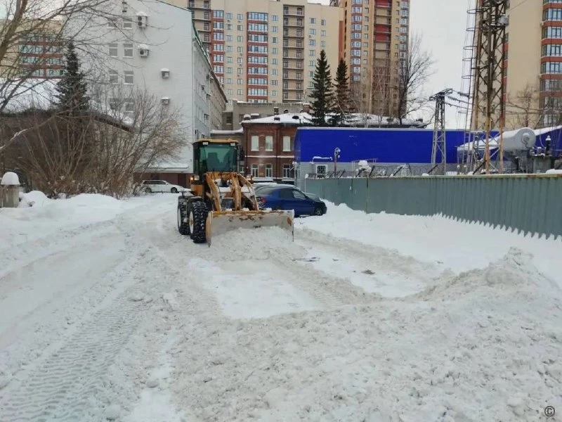 Уборка снега в Барнауле.  Пресс-служба мэрии Барнаула