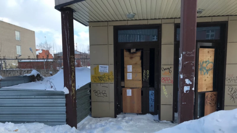 Нашли подрядчика, который отремонтирует скандальный долгострой в центре Барнаула. Что известно