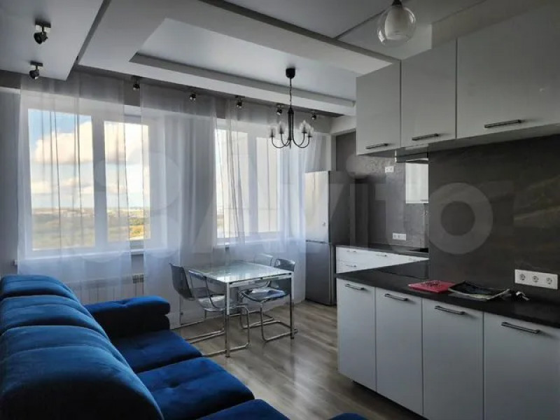 Элегантную четырехкомнатную квартиру для любителей гор продают в Барнауле за 9,9 млн рублей