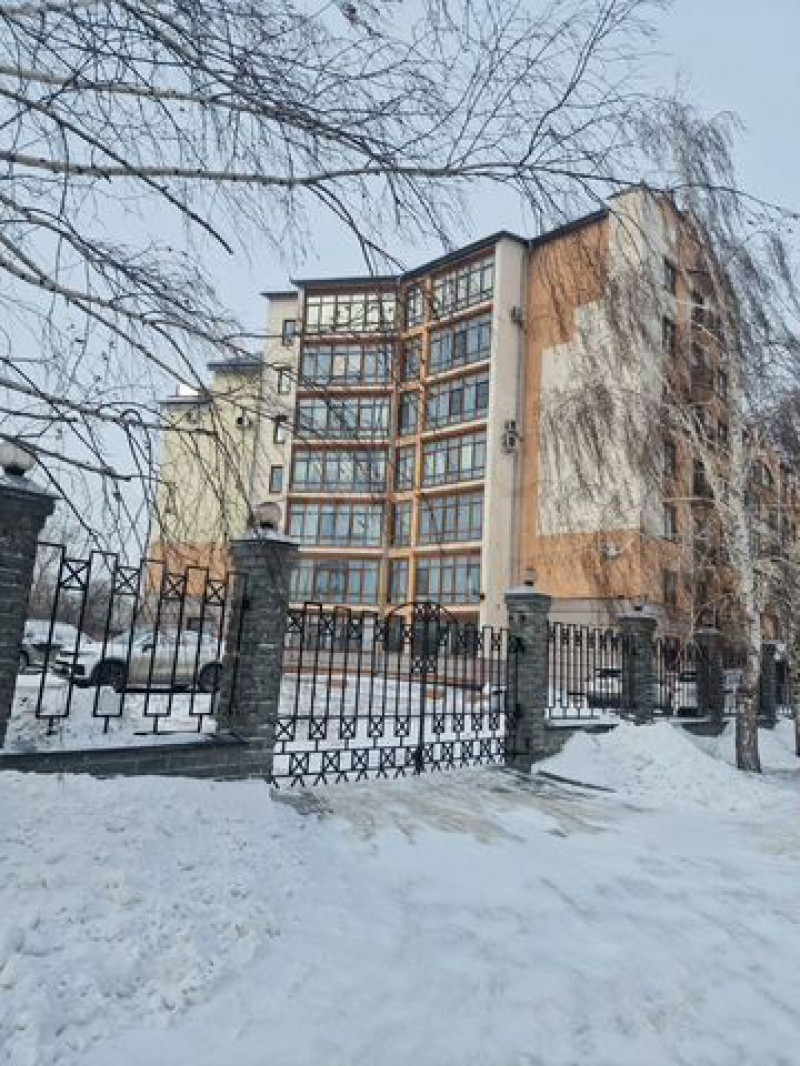 Пятерешку в первом доме клубного типа в Барнауле продают за 24 млн рублей