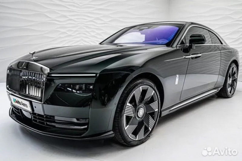 Что за новенький Rolls-Royce продают в Сибири за 100 млн рублей