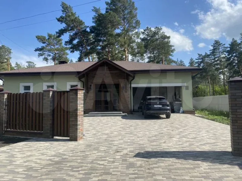 Эстетичный загородный домик продают в Барнауле за 18,9 млн рублей