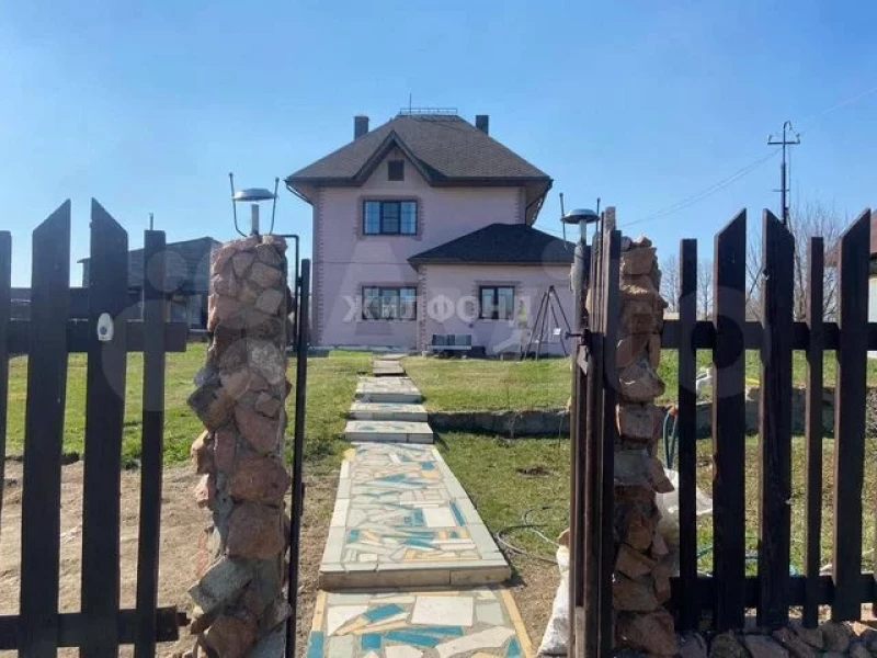 Дом в живописном месте пригорода Барнаула продают за 5,5 млн рублей