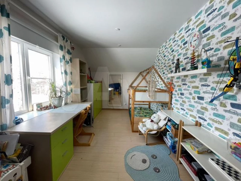 Коттедж с медвежьей комнатой продают в Барнауле за 11,8 млн рублей