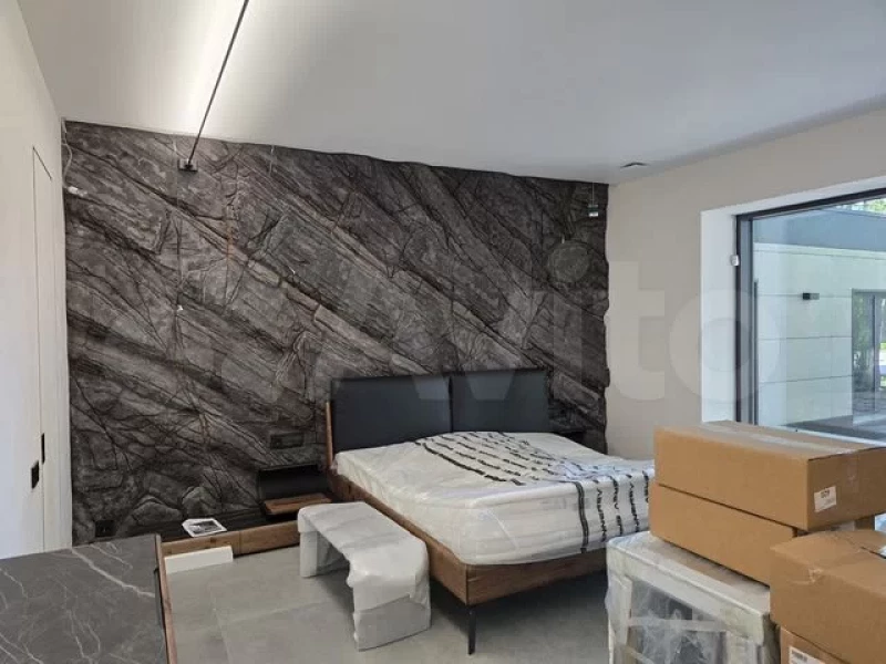 Коттедж — «шедевр» с каменными стенами продают для элиты в Барнауле за 160 млн рублей