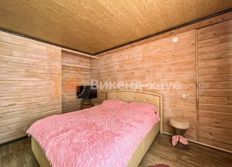 Уютный коттедж с детской площадкой в Ленточном бору сдают на новогодние праздники в Барнауле